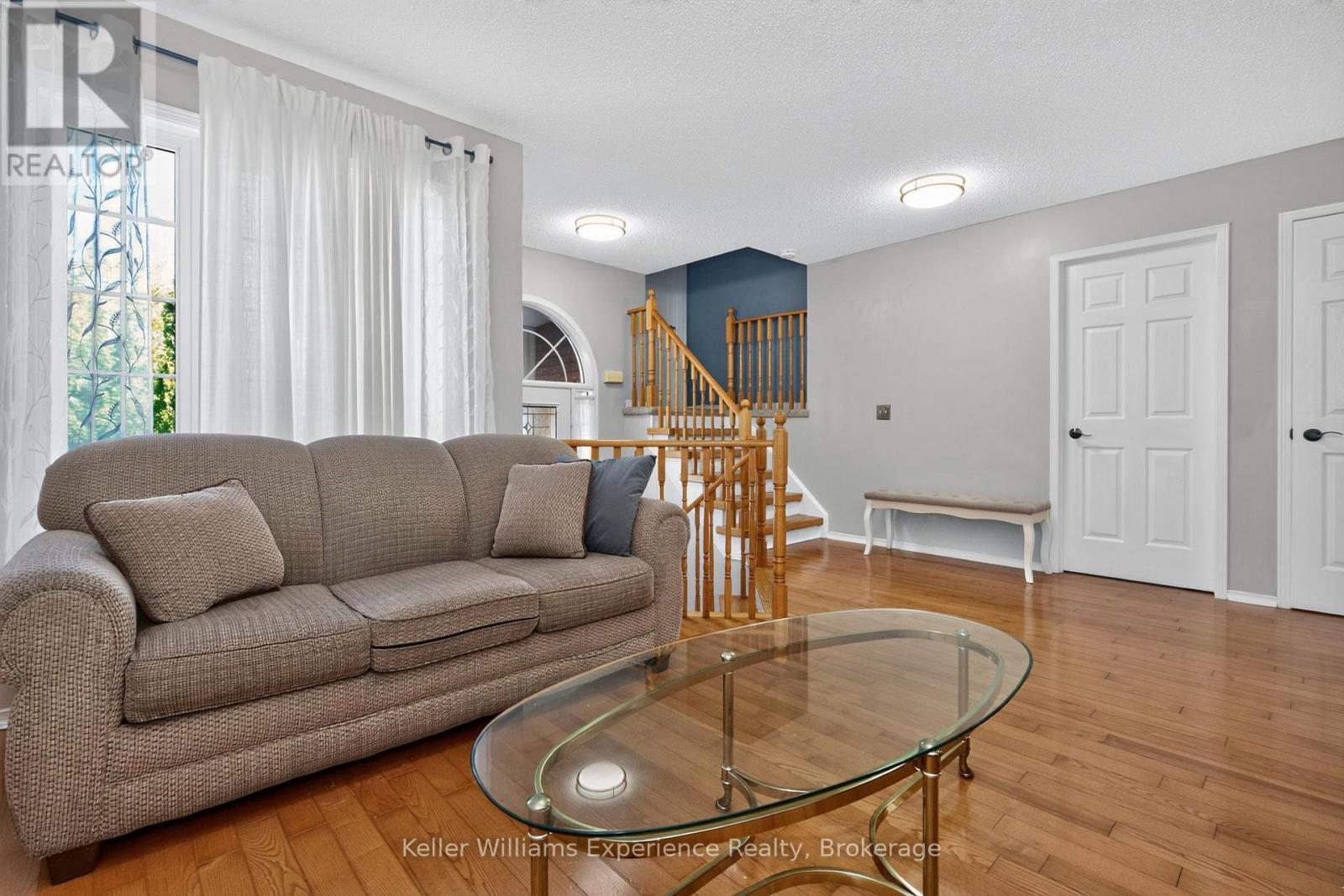 7 Golds Crescent, Barrie (Holly), Ontario L4N 8R2 - Photo 11 - S13760766