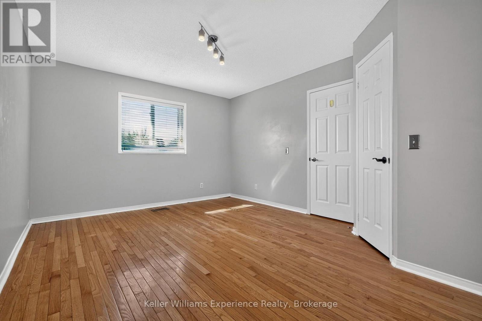 7 Golds Crescent, Barrie (Holly), Ontario L4N 8R2 - Photo 16 - S13760766