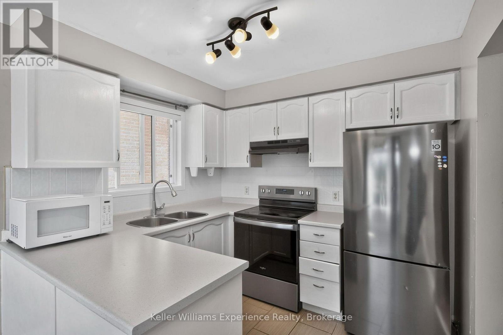 7 Golds Crescent, Barrie (Holly), Ontario L4N 8R2 - Photo 7 - S13760766