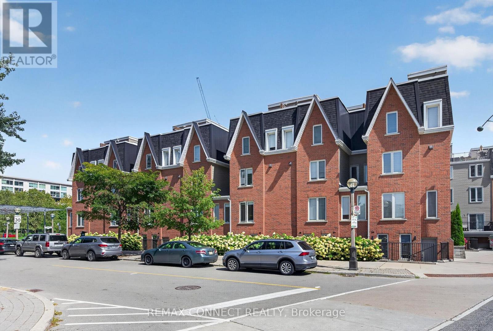 7B CRAWFORD STREET, Toronto, Ontario