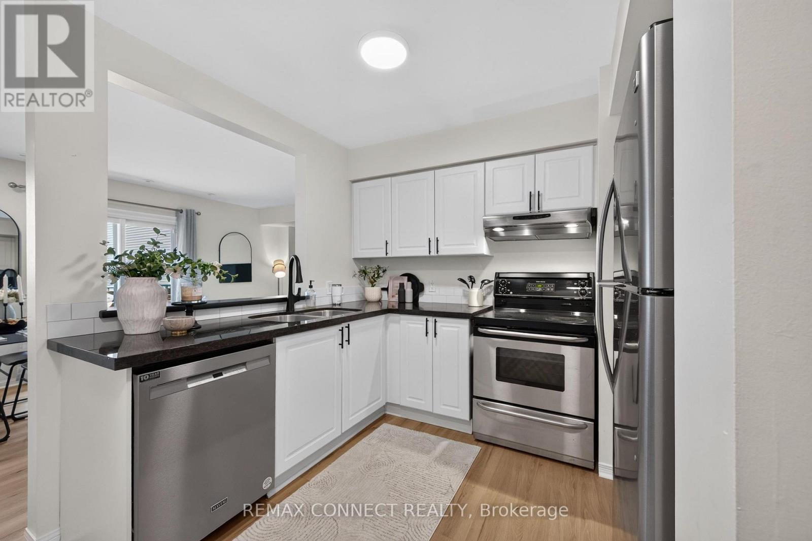 7b Crawford Street, Toronto, Ontario  M6K 3M3 - Photo 10 - C13759968