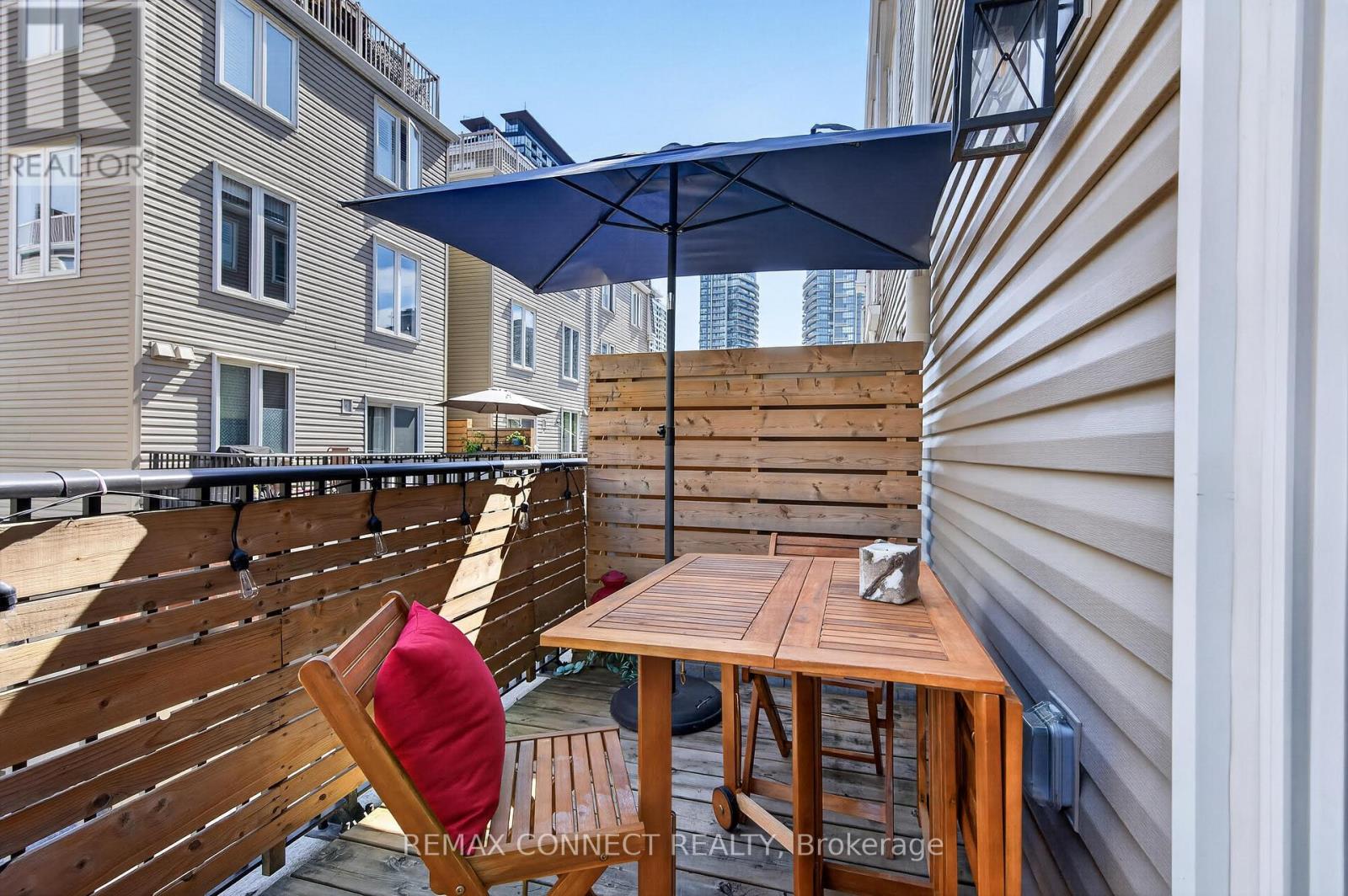 7b Crawford Street, Toronto, Ontario  M6K 3M3 - Photo 7 - C13759968