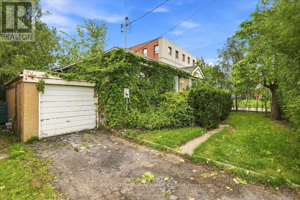 782 Marlee Avenue, Toronto, Ontario  M6B 3J9 - Photo 2 - W13760792