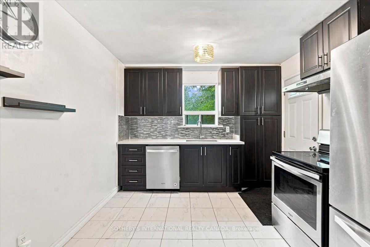 782 Marlee Avenue, Toronto, Ontario  M6B 3J9 - Photo 9 - W13760792