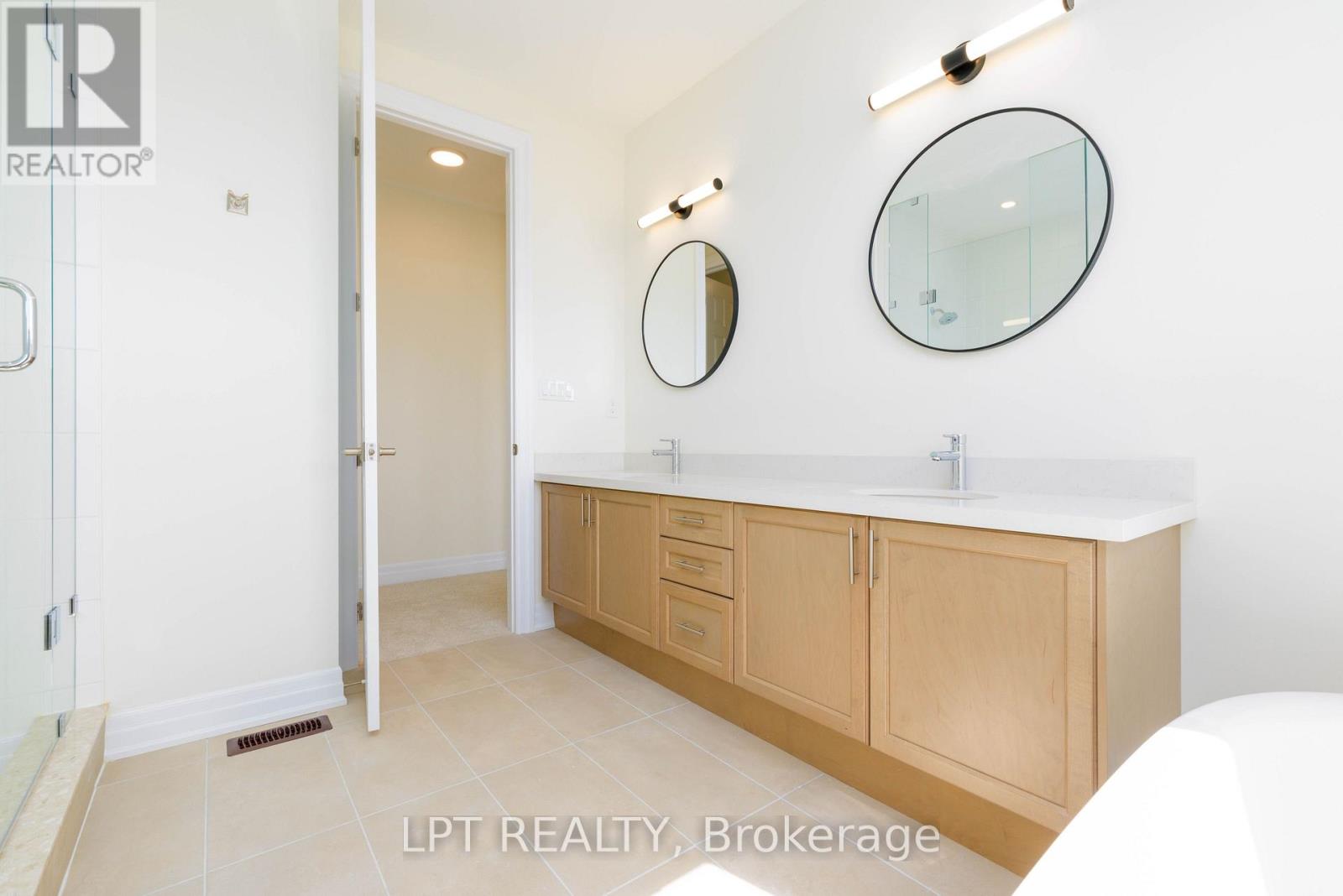 32 Max Bulmer Court, Georgina, Ontario L3X 3J9 - Photo 23 - N13758534