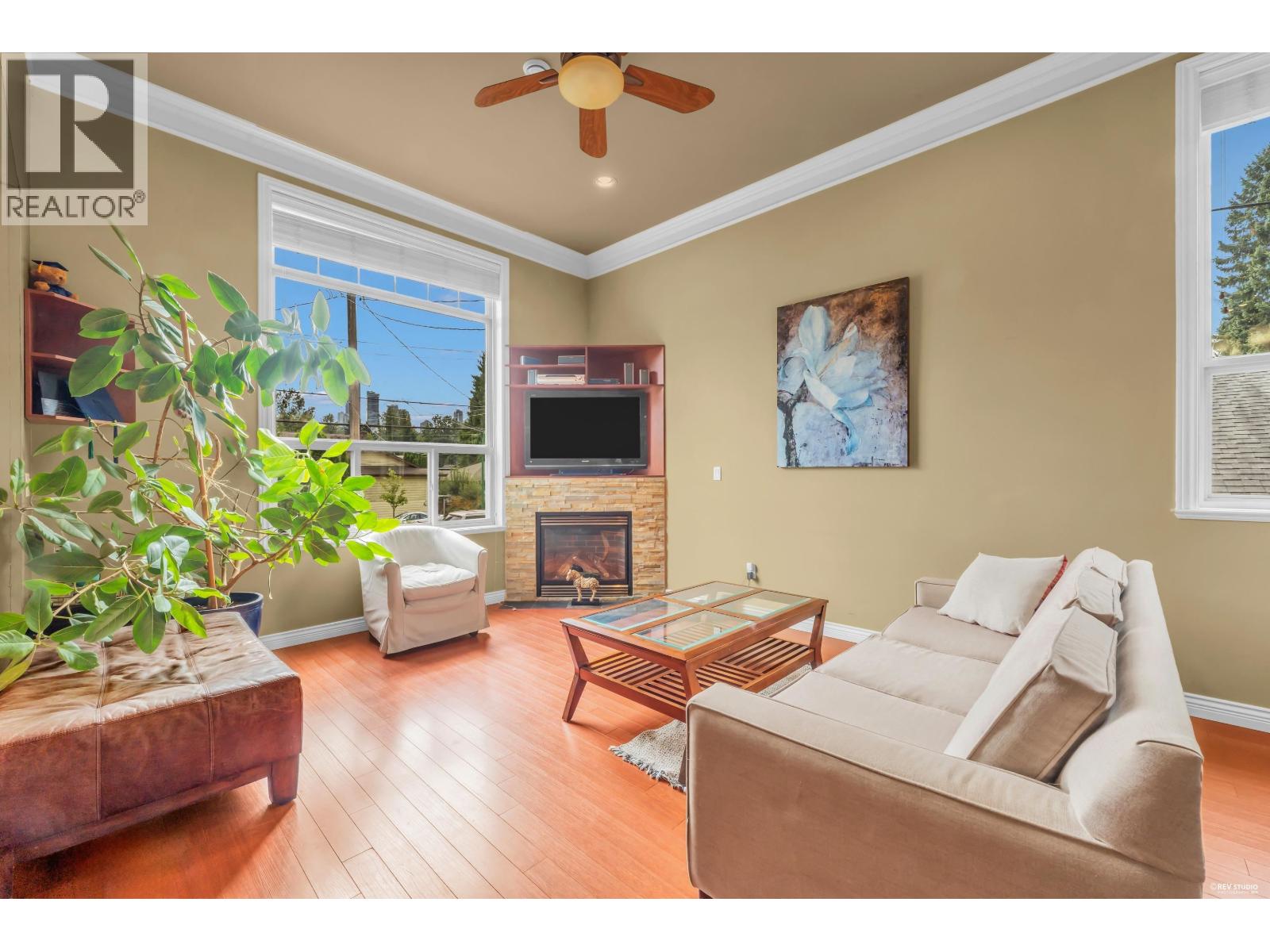 5325 Gilpin Street, Burnaby, British Columbia  V5G 2H8 - Photo 5 - R3161152