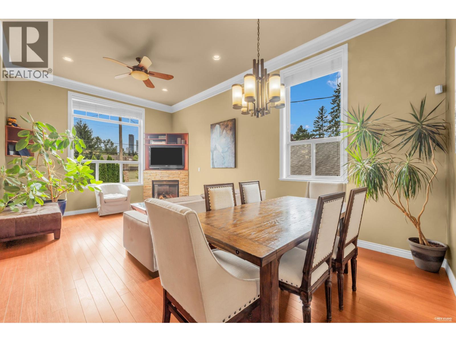 5325 Gilpin Street, Burnaby, British Columbia  V5G 2H8 - Photo 8 - R3161152