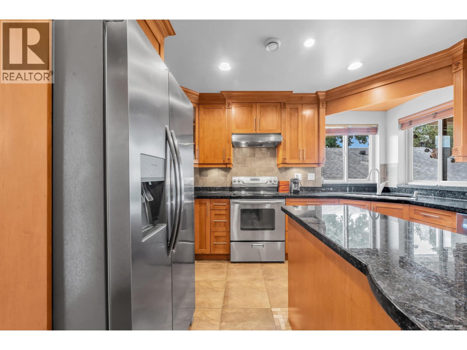 5325 Gilpin Street, Burnaby, British Columbia  V5G 2H8 - Photo 10 - R3161152