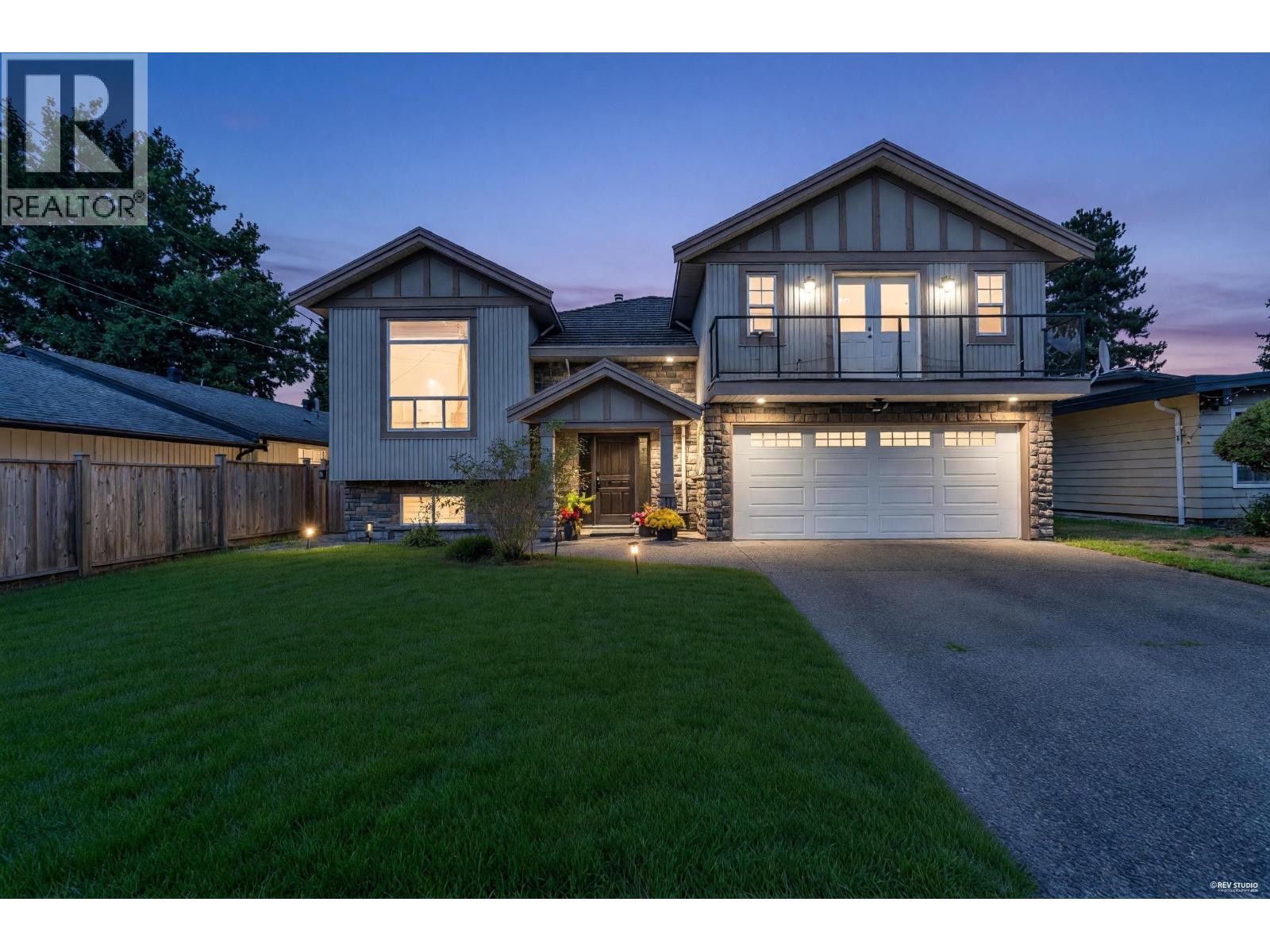 5325 GILPIN STREET, burnaby, British Columbia