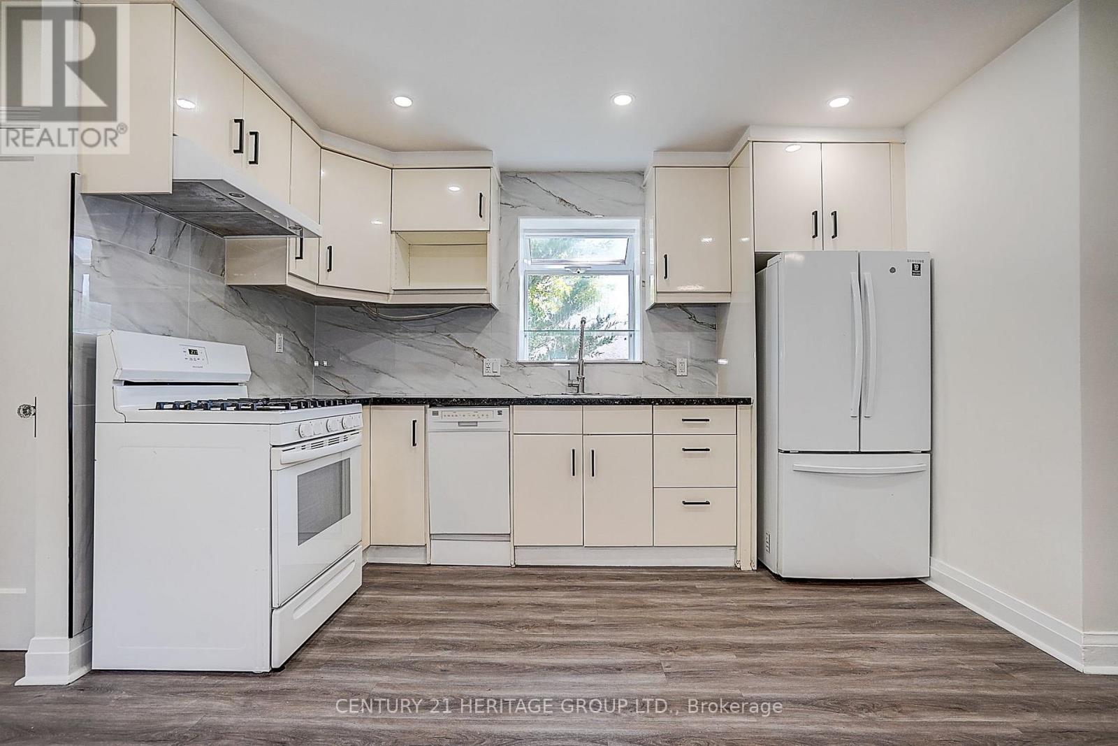 441 Rimilton Avenue, Toronto, Ontario  M8W 2G7 - Photo 8 - W13756132
