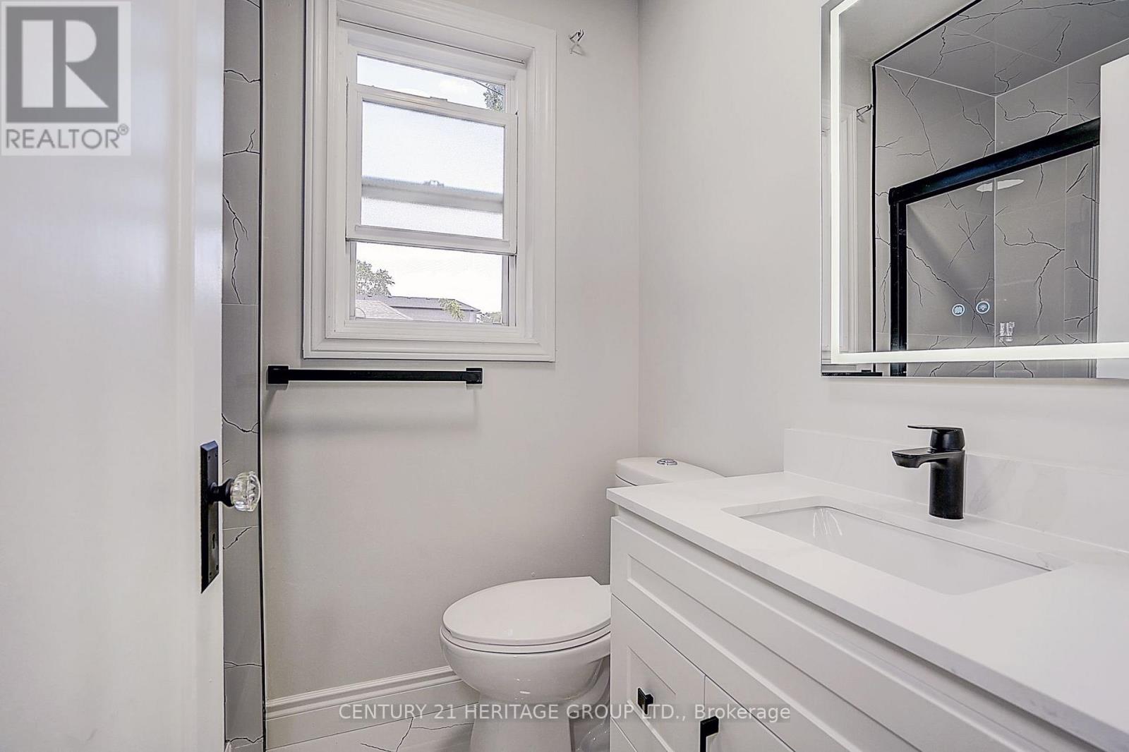 441 Rimilton Avenue, Toronto, Ontario  M8W 2G7 - Photo 14 - W13756132