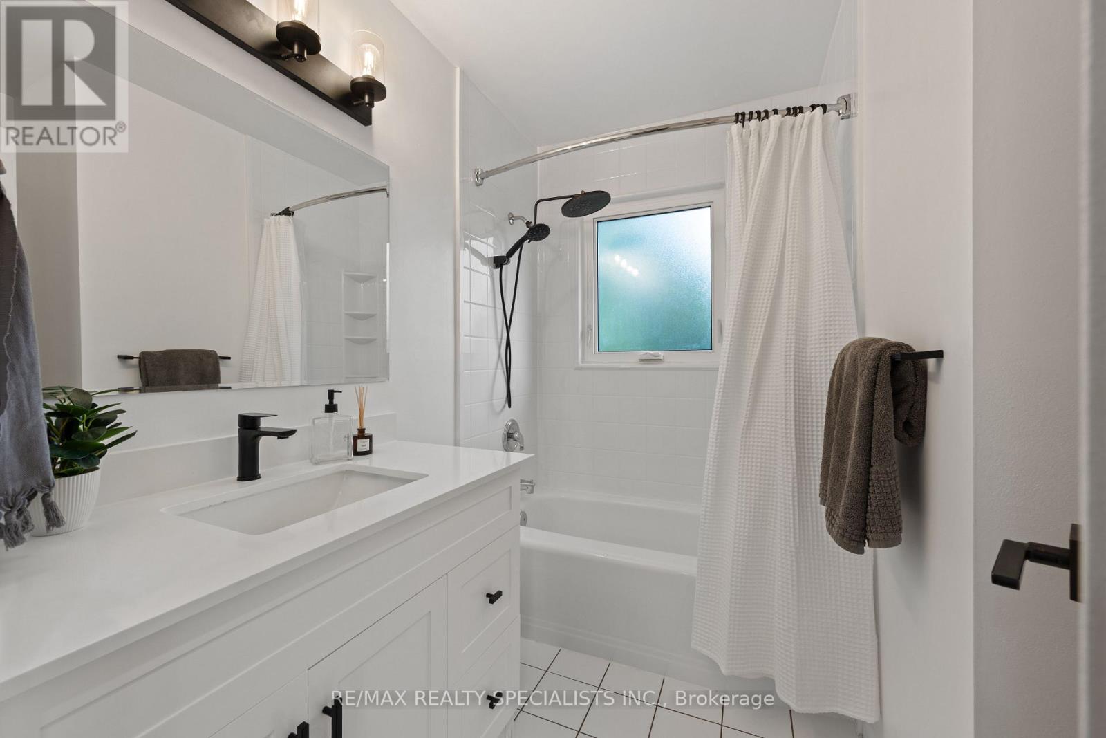 10 Lorraine Crescent, Brampton, Ontario  L6S 2R7 - Photo 27 - W13760570