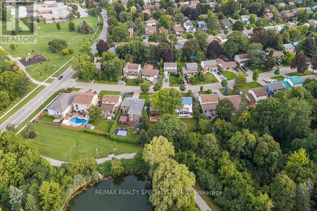 10 Lorraine Crescent, Brampton, Ontario  L6S 2R7 - Photo 47 - W13760570