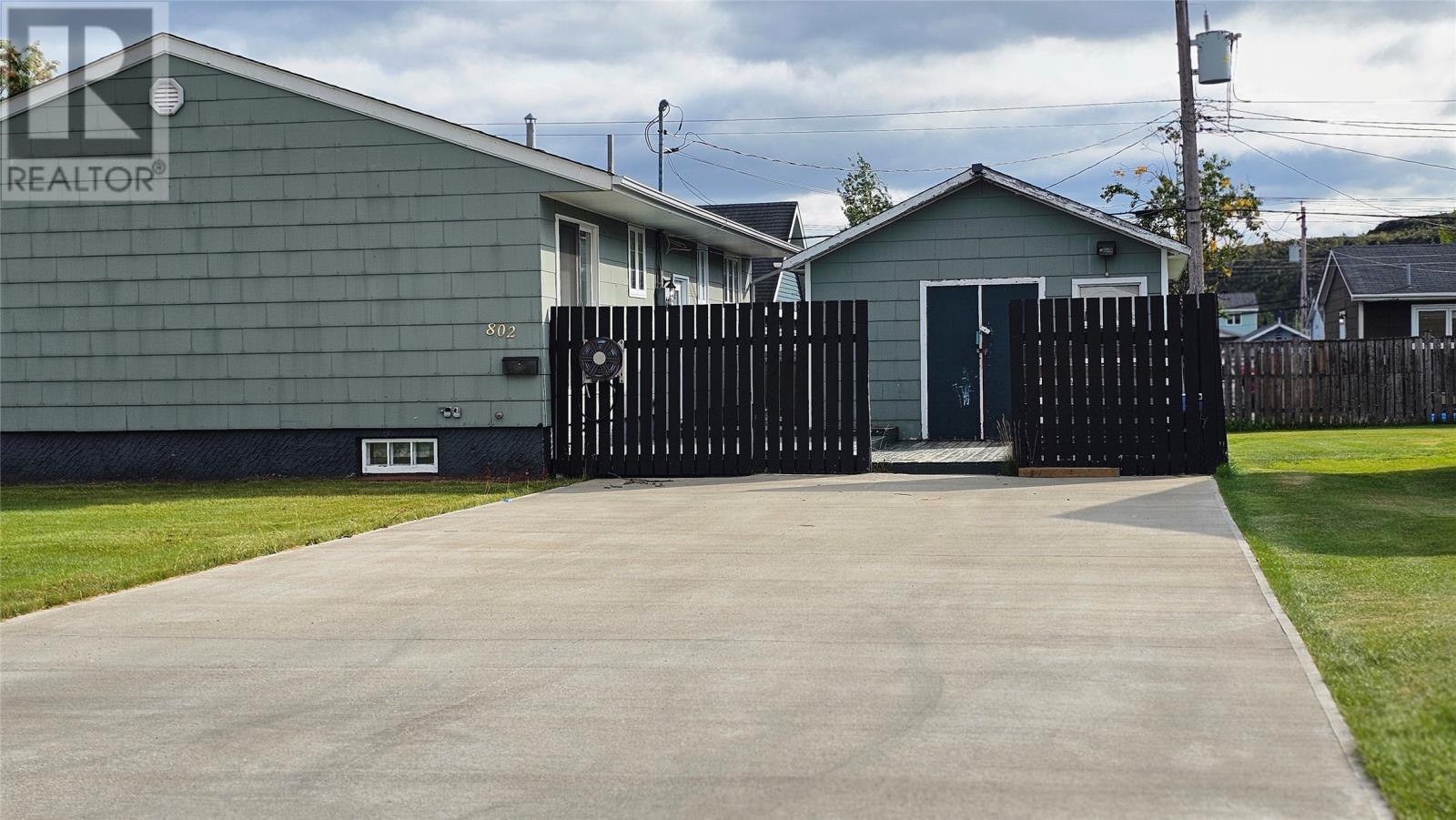 802 Spruce Street, Labrador City — photo 2
