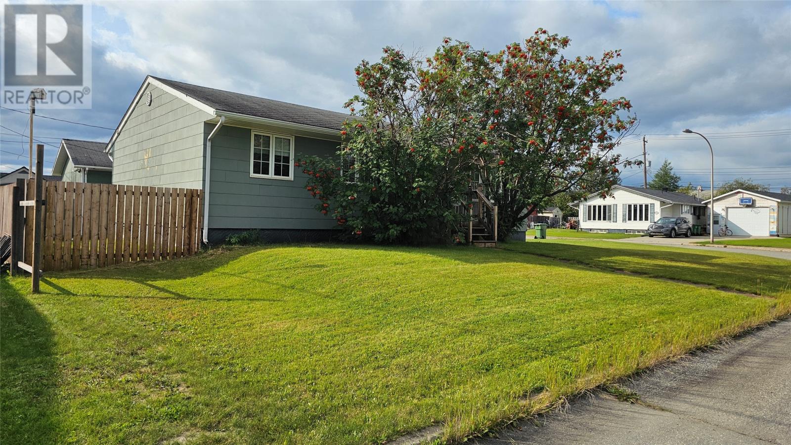 802 Spruce Street, Labrador City — photo 3