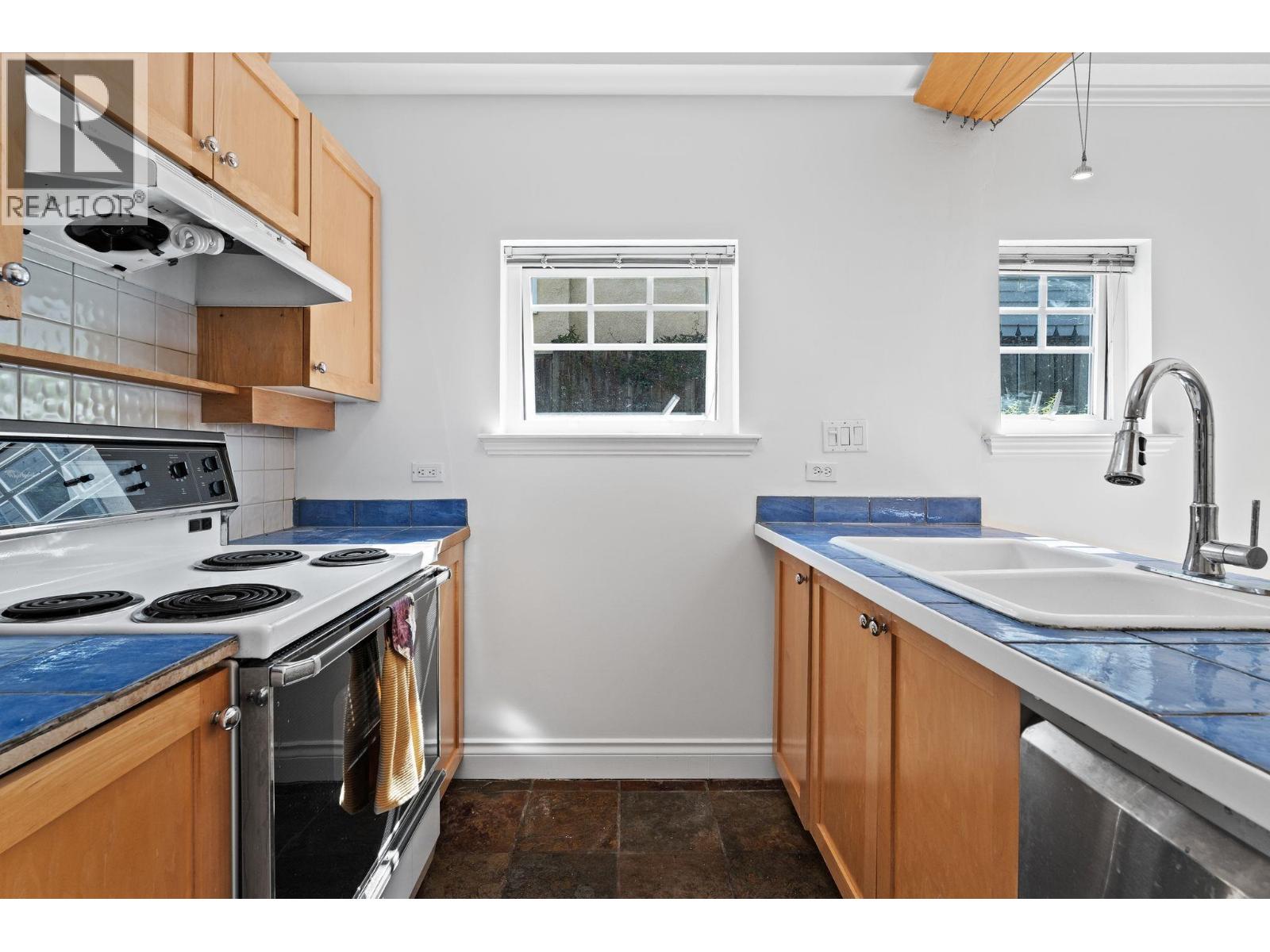 3027 W 7th Avenue, Vancouver, British Columbia V6K 1Z7 - Photo 6 - R3146709