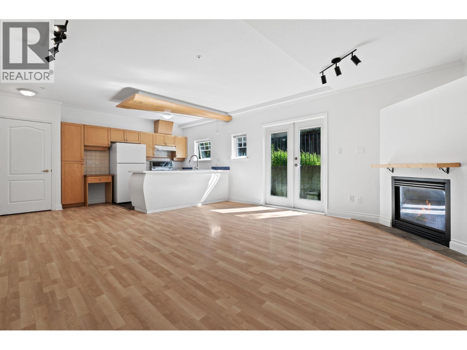 3027 W 7TH AVENUE, Vancouver, British Columbia