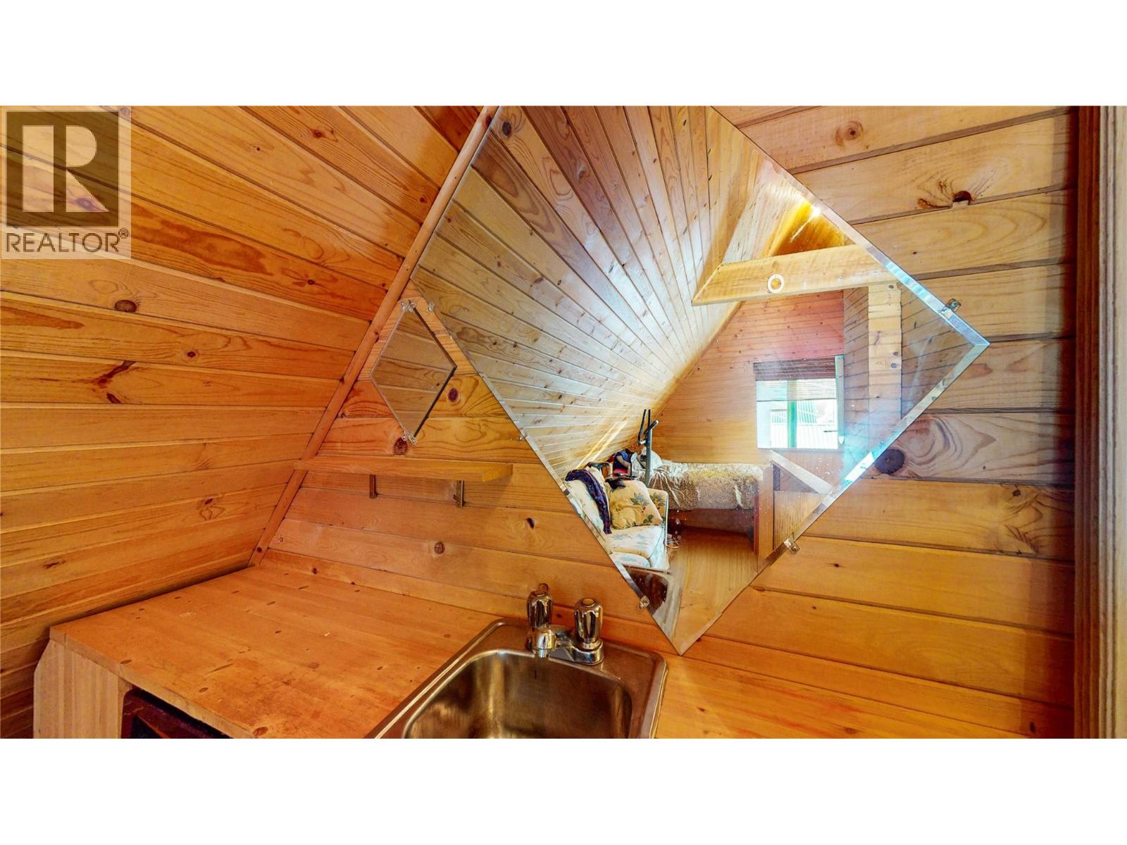 32 Waldie Road, Kimberley, British Columbia V1A 2L5 - Photo 16 - 10399712