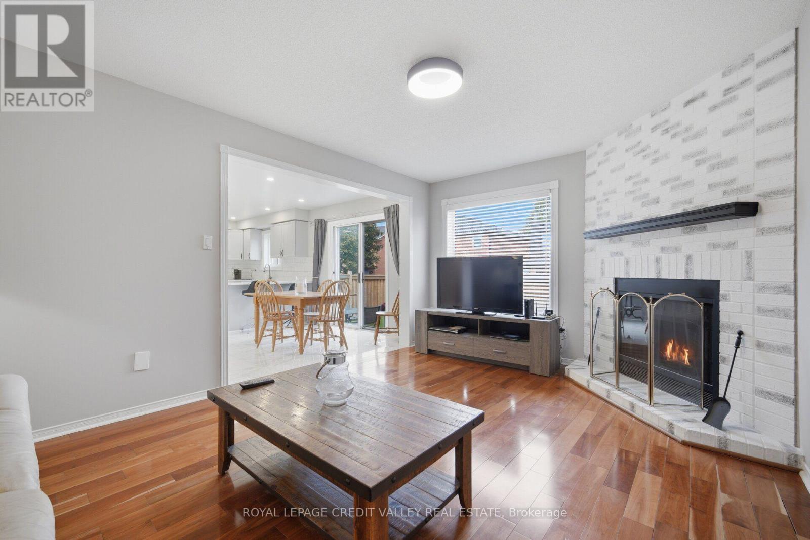 8 Livingston Drive, Caledon, Ontario L7C 1A7 - Photo 13 - W13747338