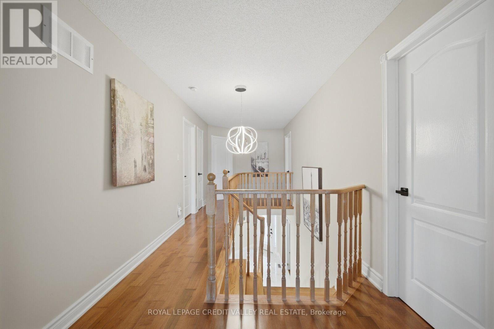 8 Livingston Drive, Caledon, Ontario L7C 1A7 - Photo 17 - W13747338