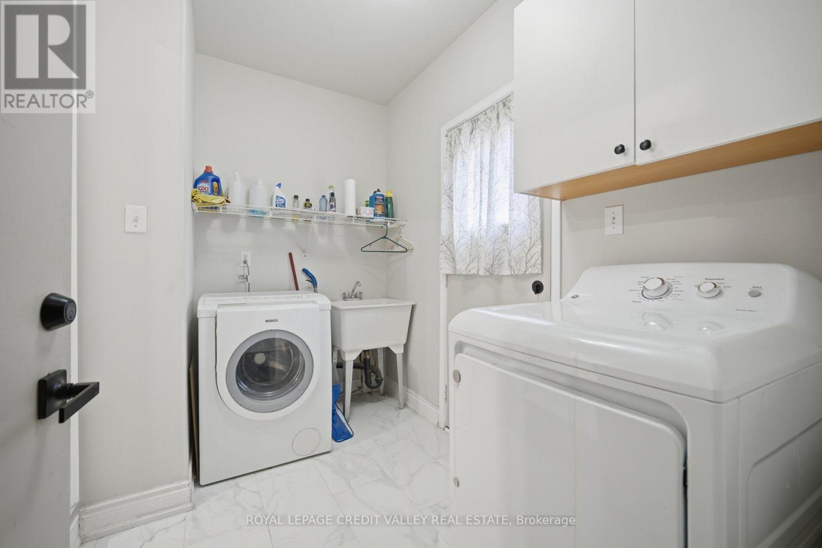 8 Livingston Drive, Caledon, Ontario L7C 1A7 - Photo 15 - W13747338