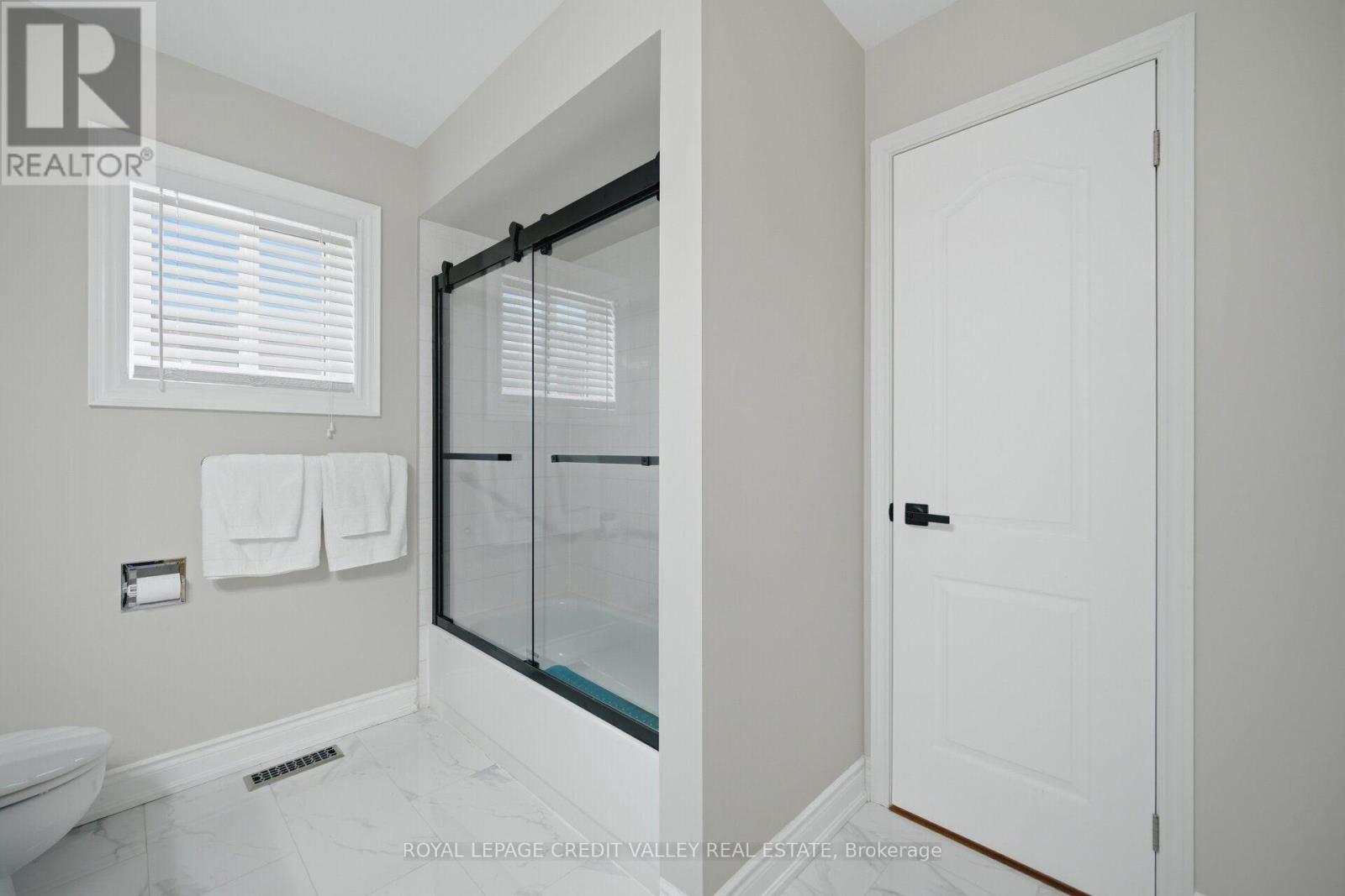 8 Livingston Drive, Caledon, Ontario L7C 1A7 - Photo 29 - W13747338