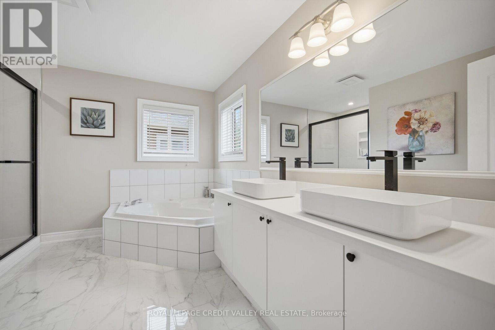 8 Livingston Drive, Caledon, Ontario L7C 1A7 - Photo 21 - W13747338