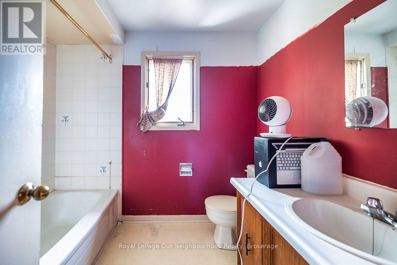 24 Coe Drive, Ajax, Ontario L1T 3H9 - Photo 18 - E13760854