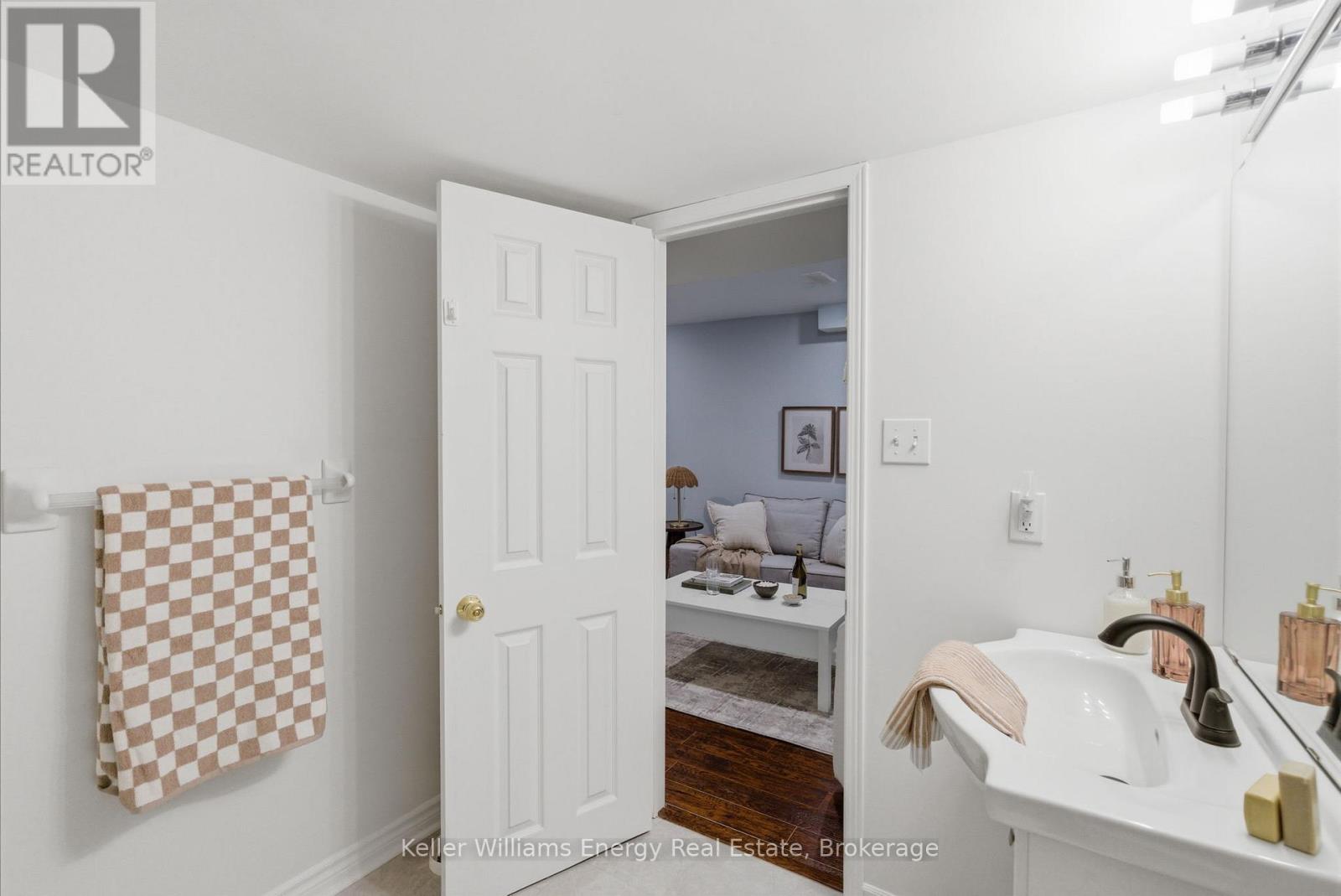 42 Cecil Found Crescent, Clarington, Ontario  L1E 2W1 - Photo 35 - E13761094