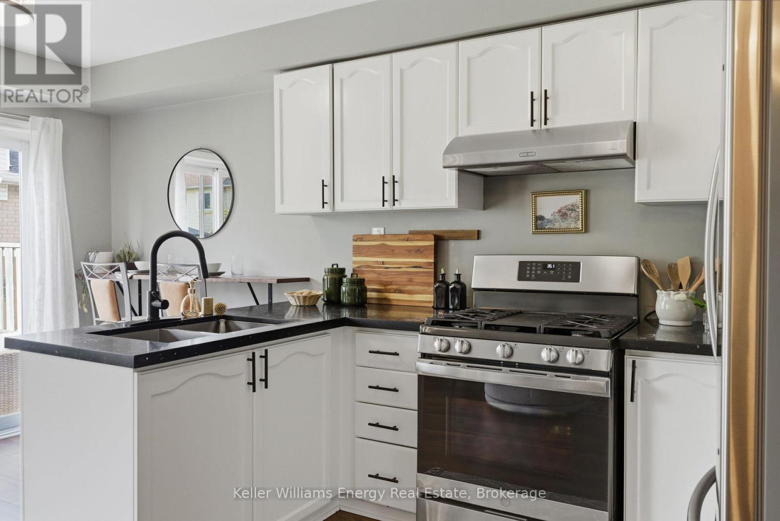 42 Cecil Found Crescent, Clarington, Ontario  L1E 2W1 - Photo 5 - E13761094