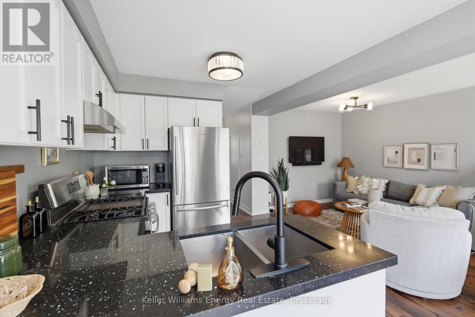 42 Cecil Found Crescent, Clarington, Ontario  L1E 2W1 - Photo 7 - E13761094