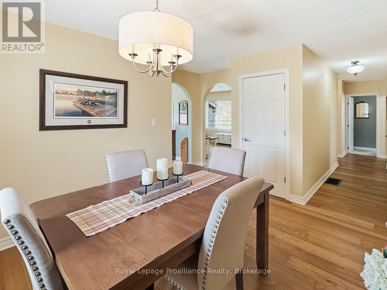 305 Valley Road, Prince Edward County, Ontario  K0K 1A0 - Photo 13 - X13760852