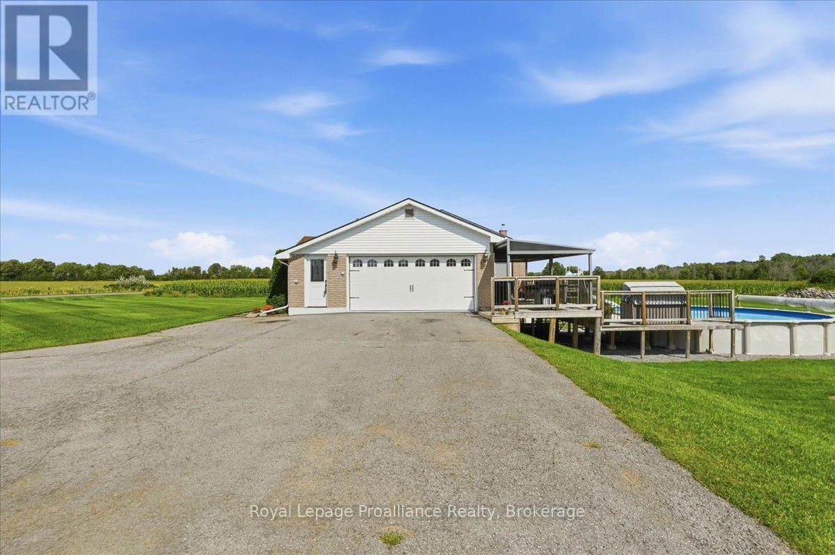 305 Valley Road, Prince Edward County, Ontario  K0K 1A0 - Photo 3 - X13760852