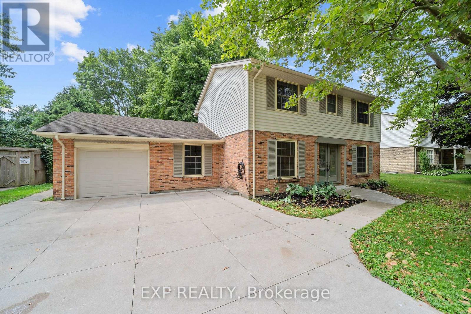42 QUEEN MARY CRESCENT, London North, Ontario
