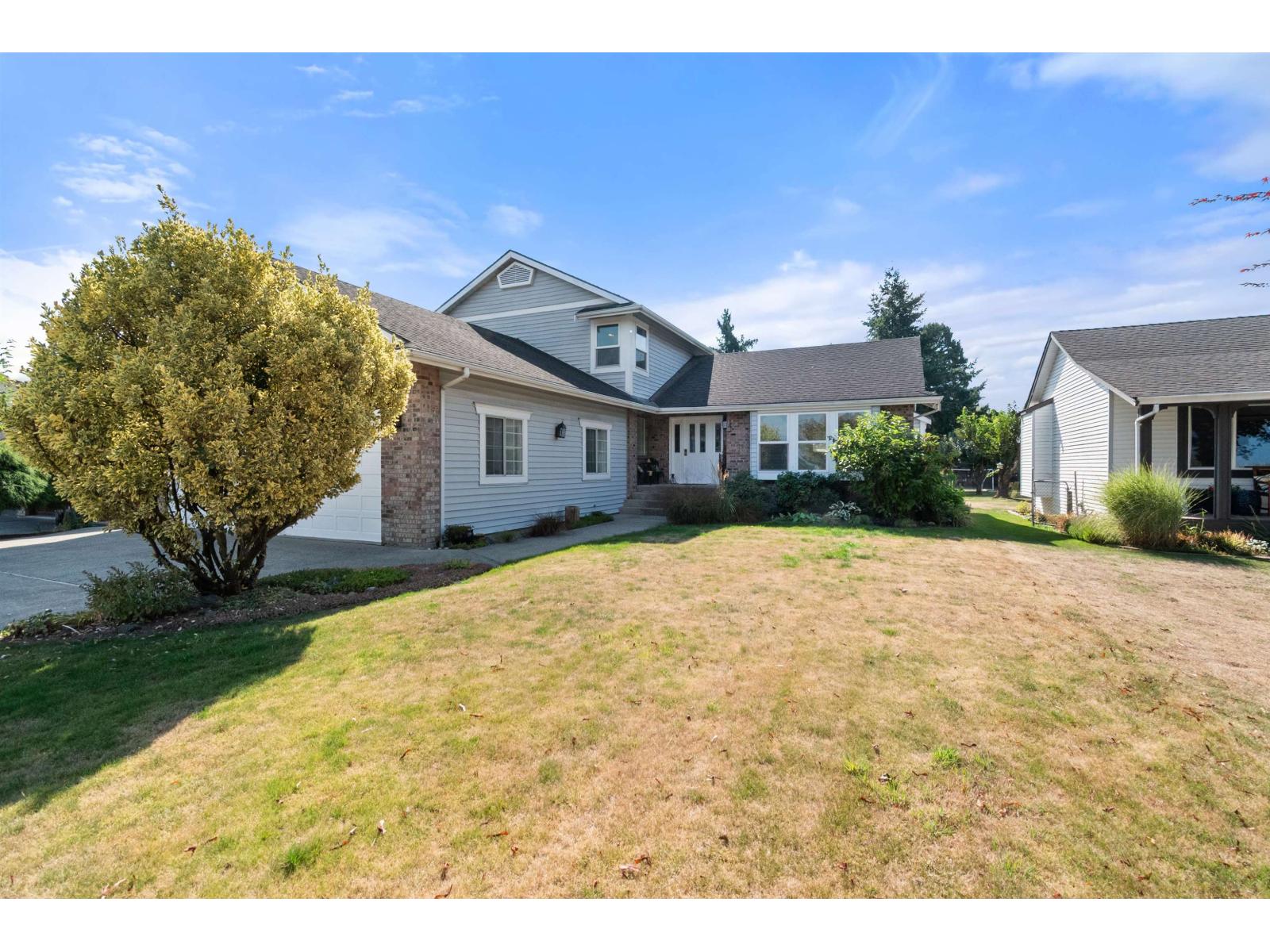 46054 Britton Avenue, Sardis East Vedder, Chilliwack, British Columbia  V2R 2P9 - Photo 2 - R3162973