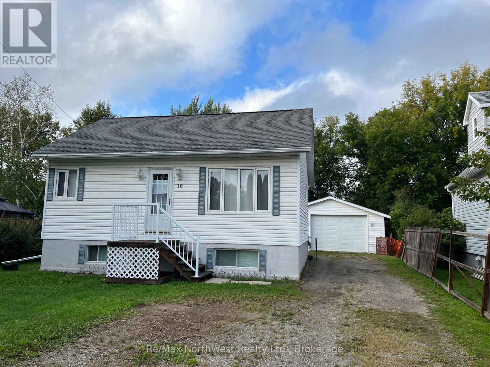 10 SPRUCE ROAD, Atikokan, Ontario