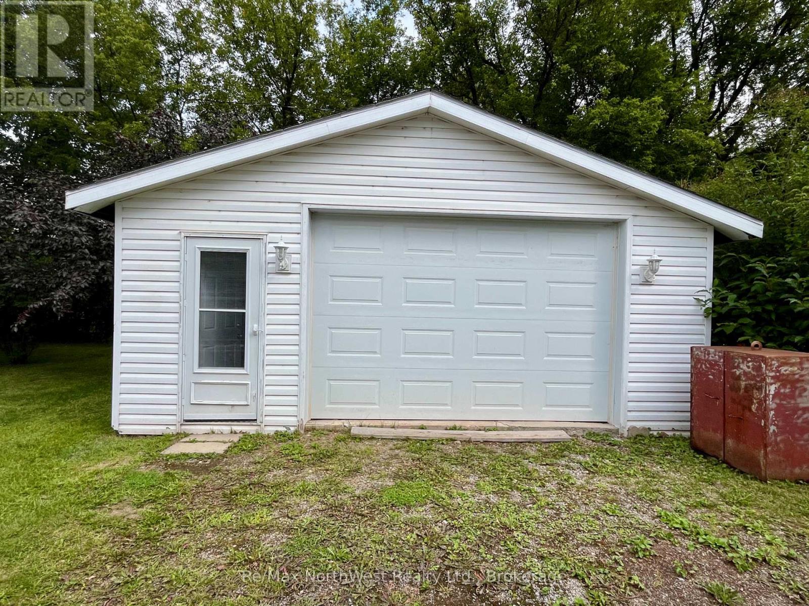 10 Spruce Road, Atikokan, Ontario  P0T 1C0 - Photo 3 - X13760908