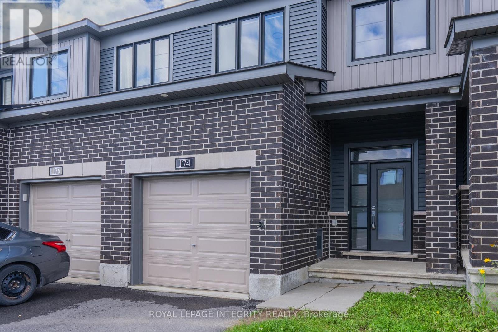 174 Namaste Walk, Ottawa, Ontario  K2J 6Z4 - Photo 2 - X13760904