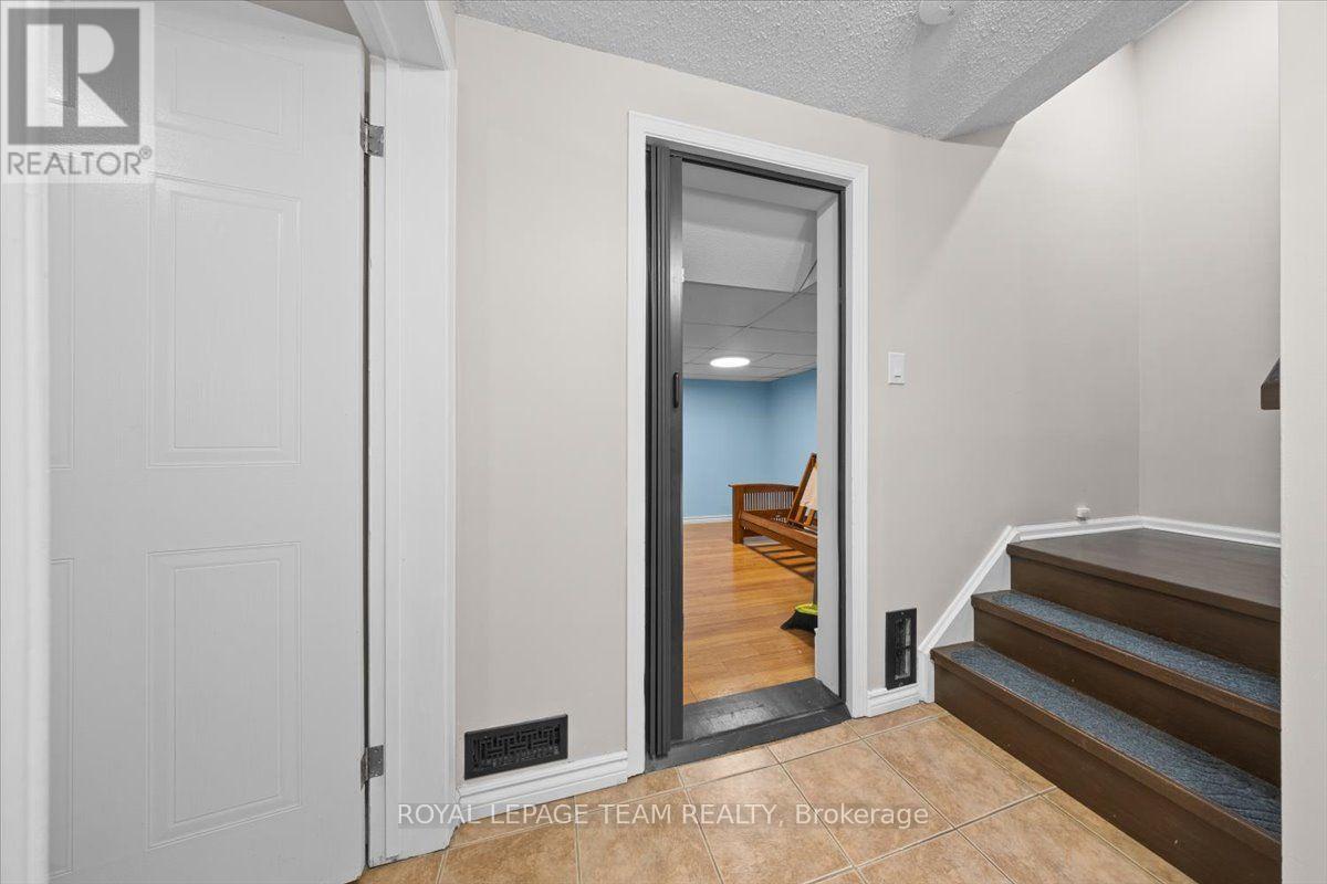 1137 Chimney Hill Way, Ottawa, Ontario  K1J 8Z7 - Photo 5 - X13760984
