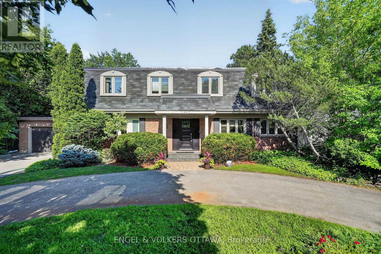 1907 FAIRMEADOW CRESCENT, Ottawa, Ontario
