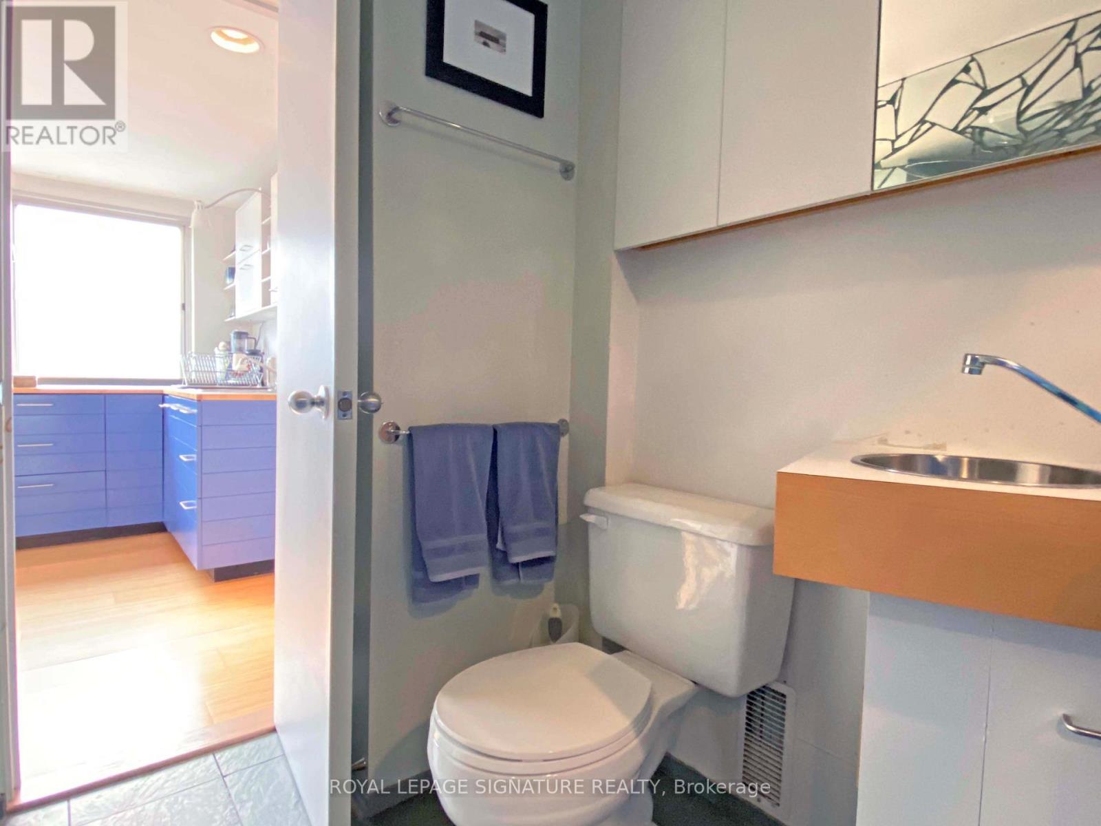 Main - 623 Wellington Street W, Toronto, Ontario  M5V 1G3 - Photo 10 - C13760990