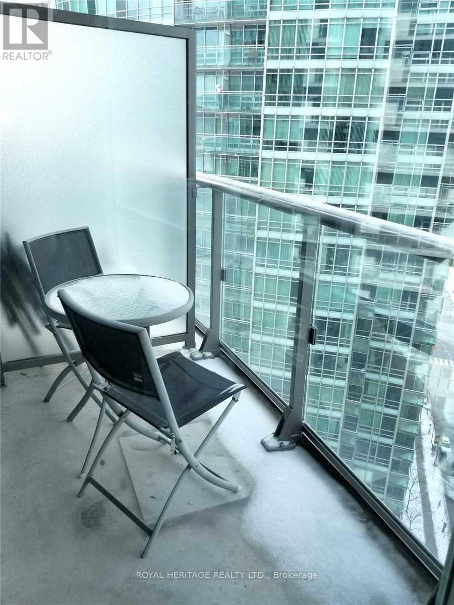 2312 - 373 Front Street W, Toronto, Ontario  M5V 3R7 - Photo 11 - C13761078
