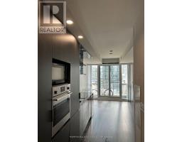 2005 - 70 TEMPERANCE STREET, Toronto, Ontario