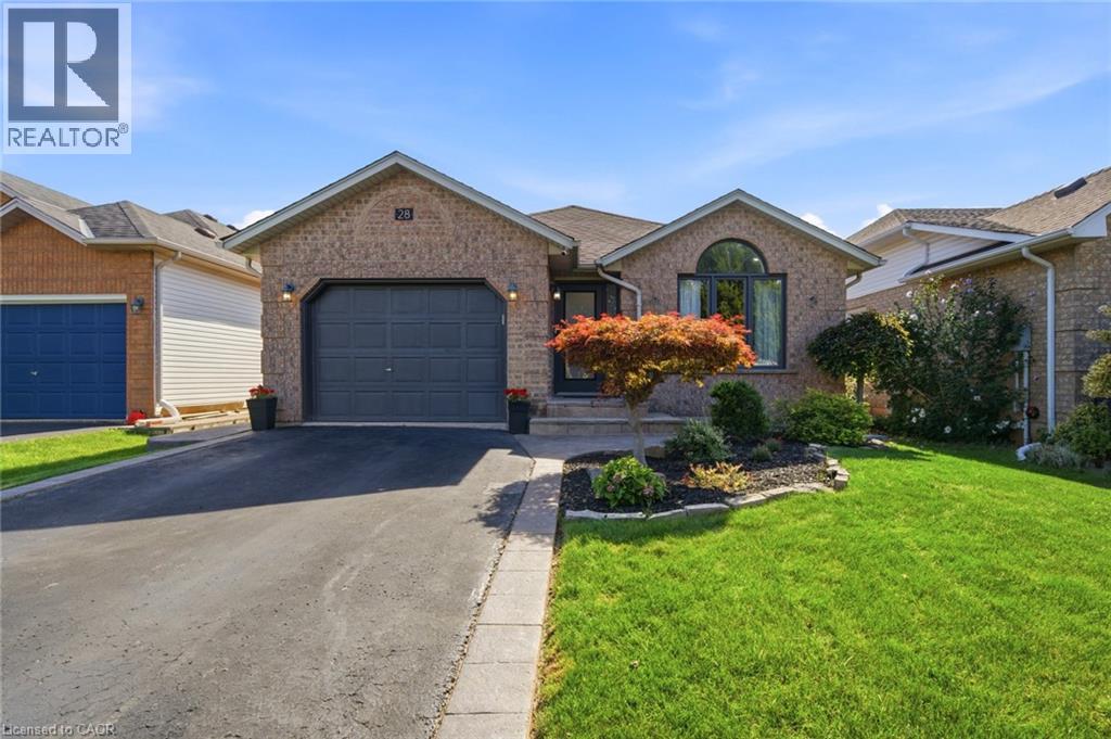 28 COLONIAL Crescent, Grimsby, Ontario