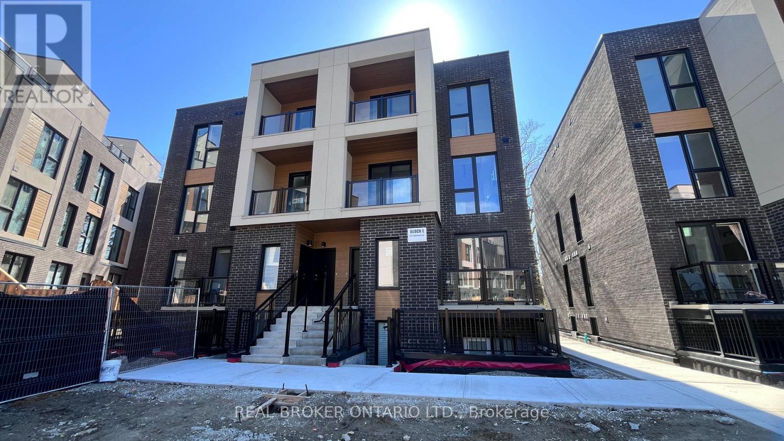 11 - 170 CLONMORE DRIVE, Toronto, Ontario