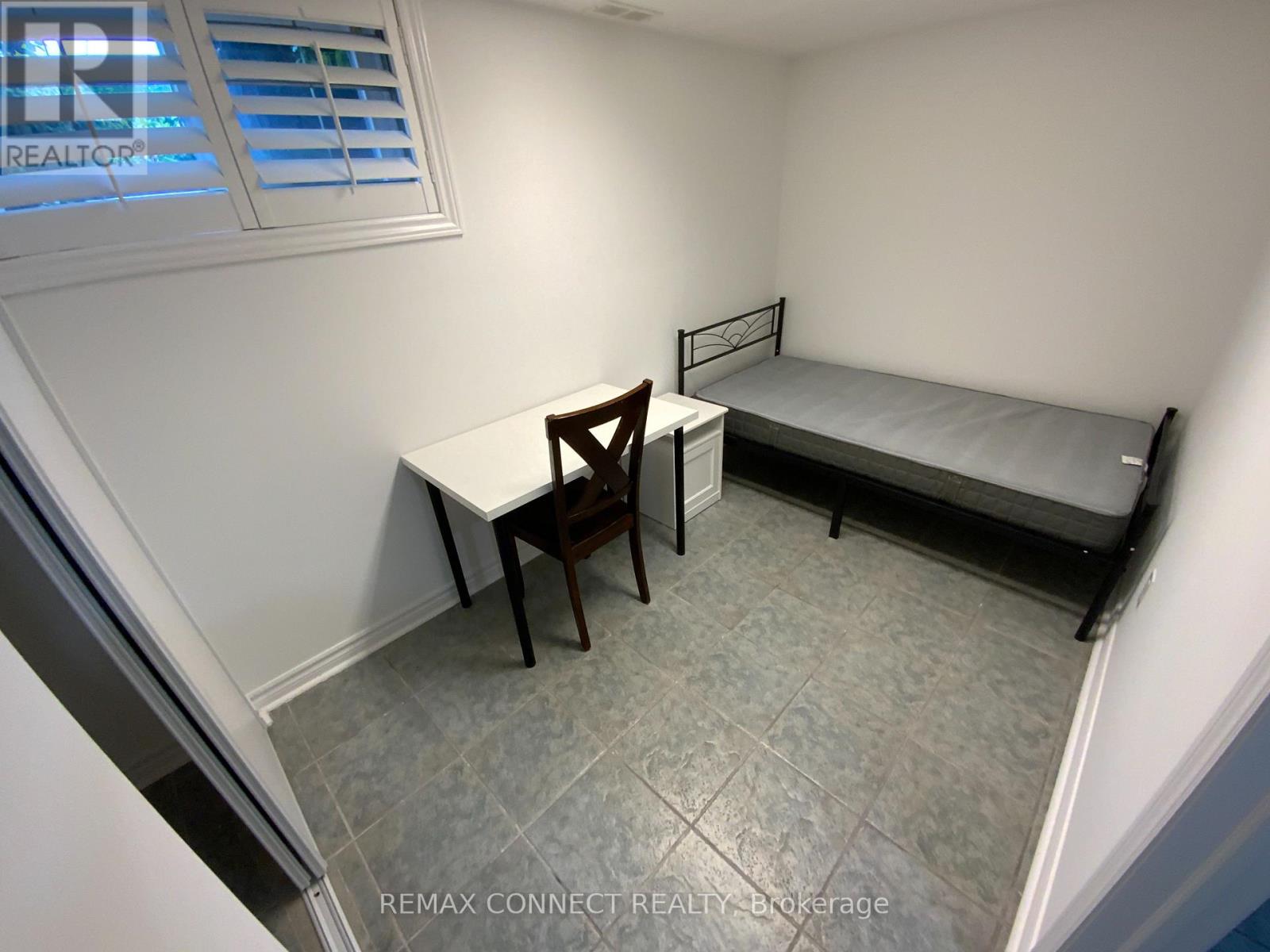 Bsmt Bdrm C - 2 Kellyvale Road, Toronto, Ontario  M1R 3M3 - Photo 11 - E13761126