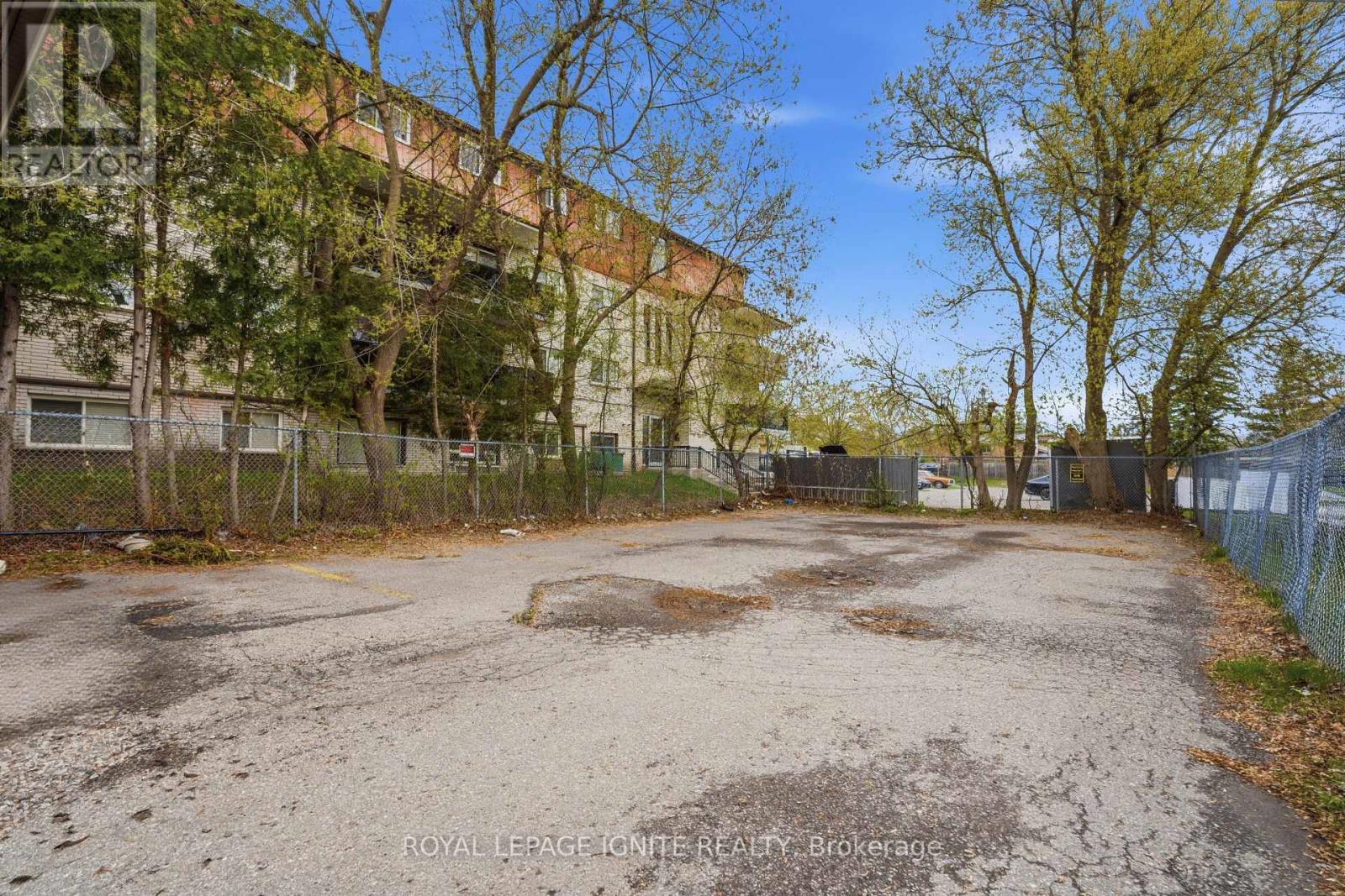 951 Simcoe Street N, Oshawa, Ontario  L1G 4W3 - Photo 4 - E13761160
