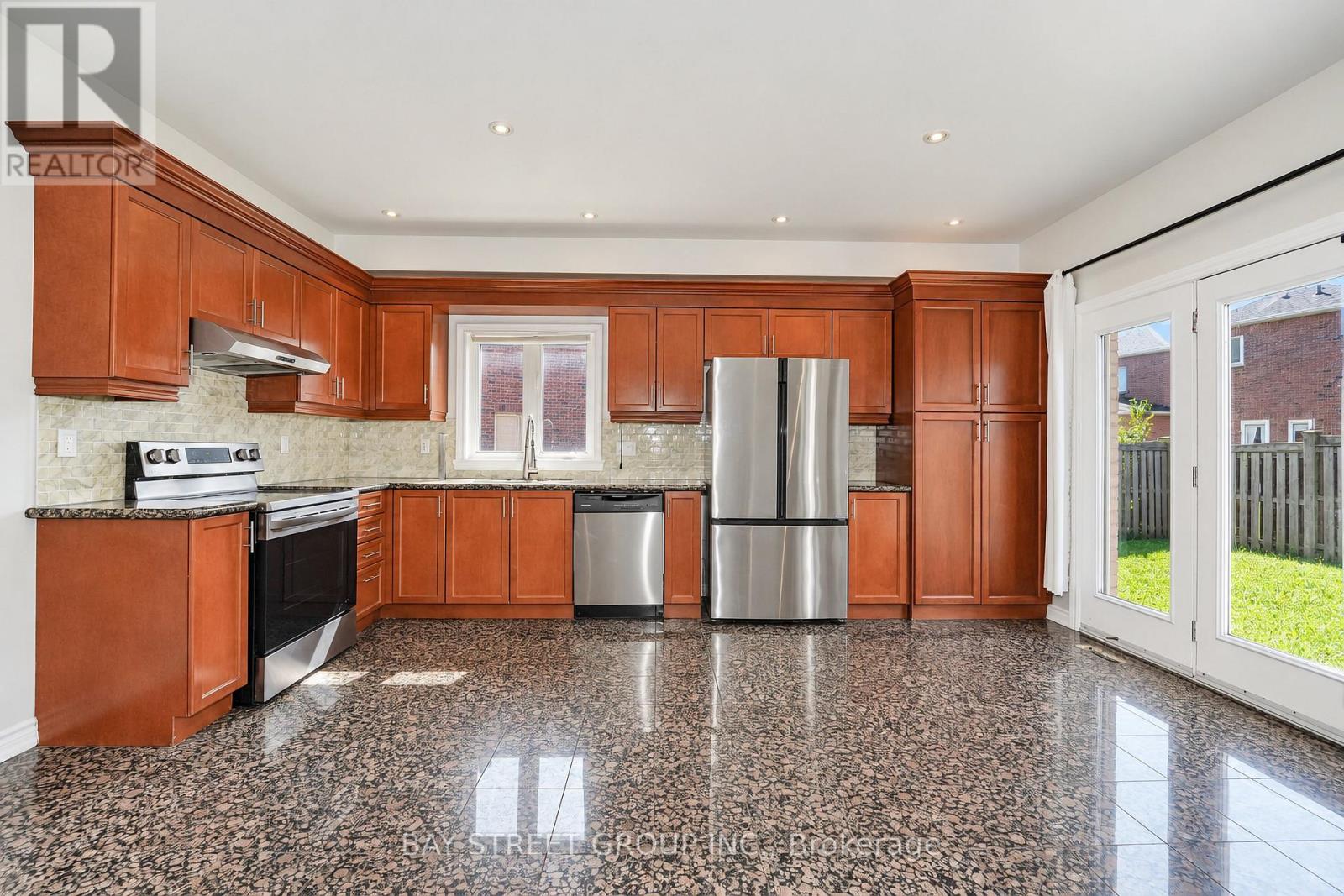23 Eagle Peak Drive, Richmond Hill, Ontario  L4S 2W3 - Photo 12 - N13752546