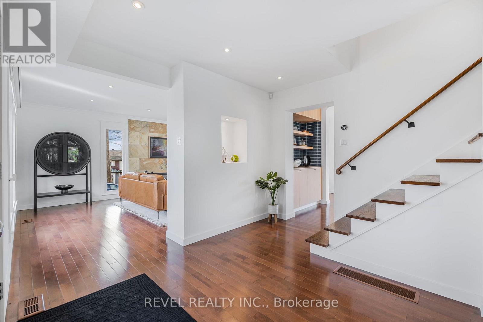 10 Shoreview Drive, Barrie (North Shore), Ontario  L4M 1G1 - Photo 8 - S13760956