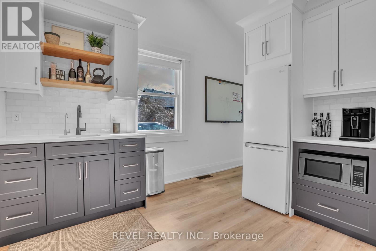 27 Victoria Street, Barrie (City Centre), Ontario  L4N 2H5 - Photo 14 - S13761018